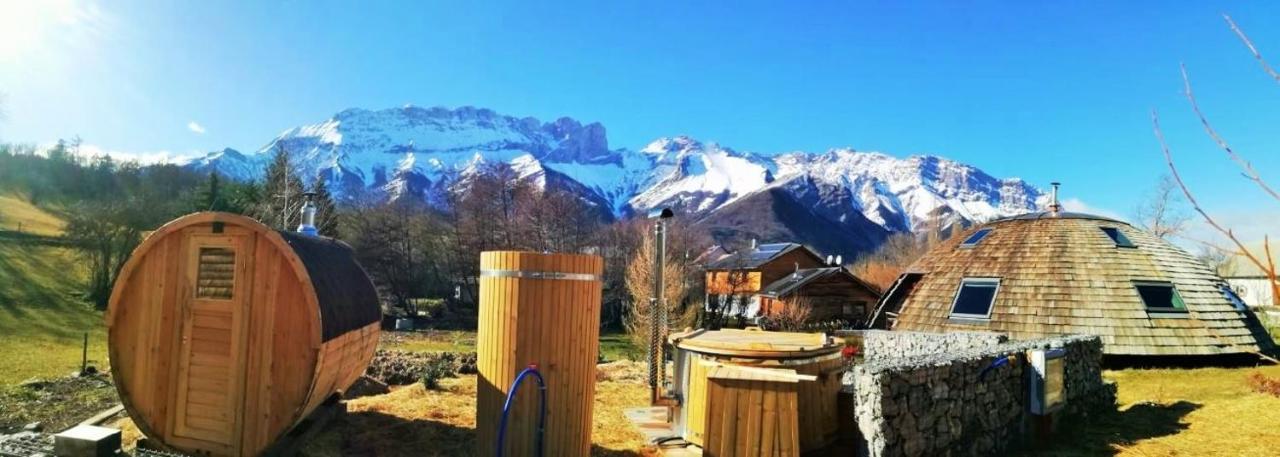 Au-Dela Des Nuages, Maison D'Hotes Insolite & Spa Aubessagne Екстериор снимка