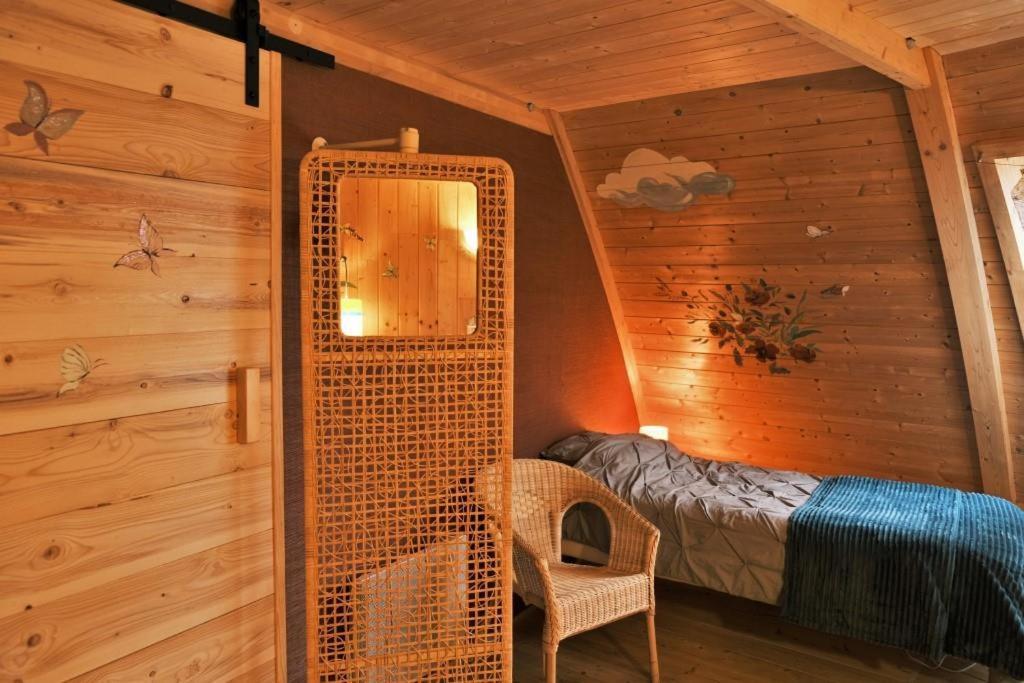 Au-Dela Des Nuages, Maison D'Hotes Insolite & Spa Aubessagne Екстериор снимка