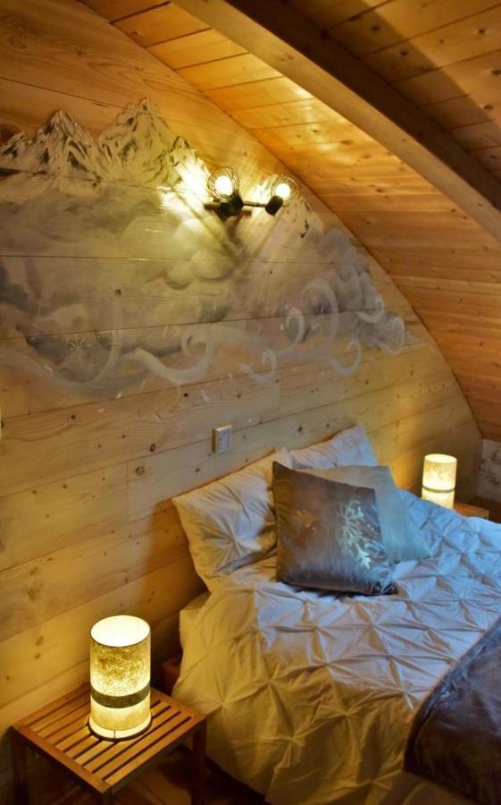Au-Dela Des Nuages, Maison D'Hotes Insolite & Spa Aubessagne Екстериор снимка