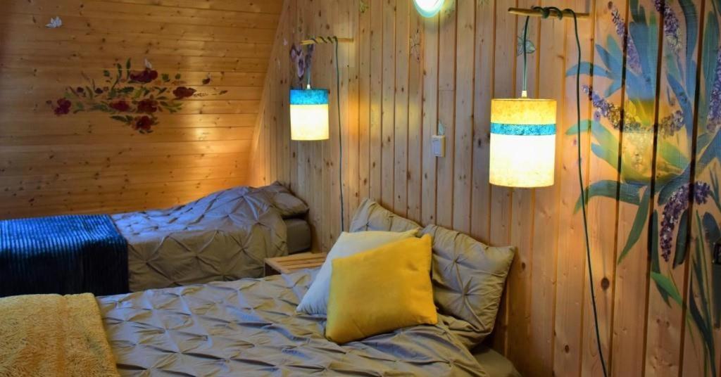 Au-Dela Des Nuages, Maison D'Hotes Insolite & Spa Aubessagne Екстериор снимка