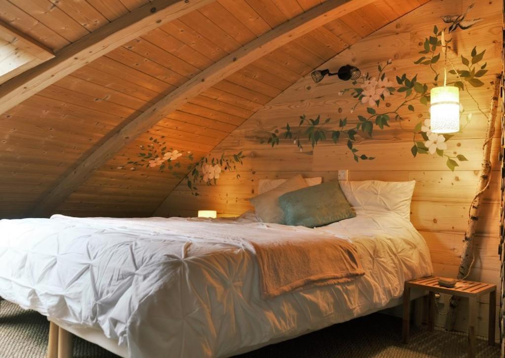 Au-Dela Des Nuages, Maison D'Hotes Insolite & Spa Aubessagne Екстериор снимка