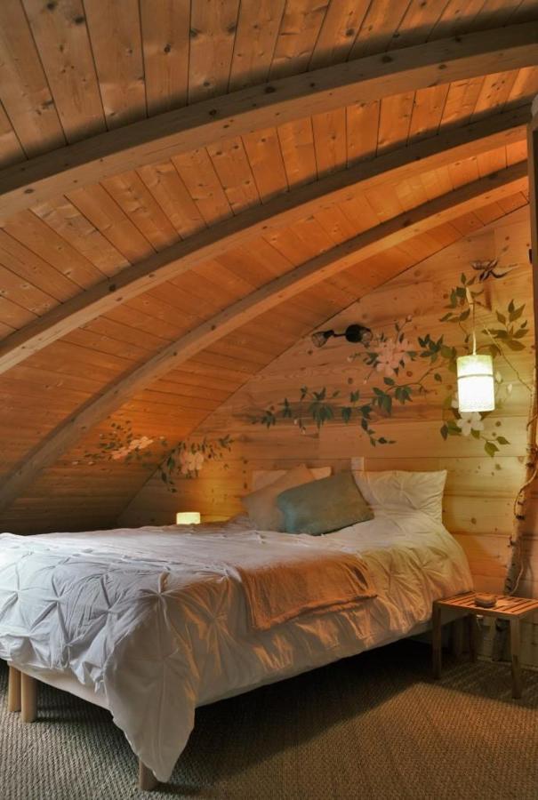 Au-Dela Des Nuages, Maison D'Hotes Insolite & Spa Aubessagne Екстериор снимка